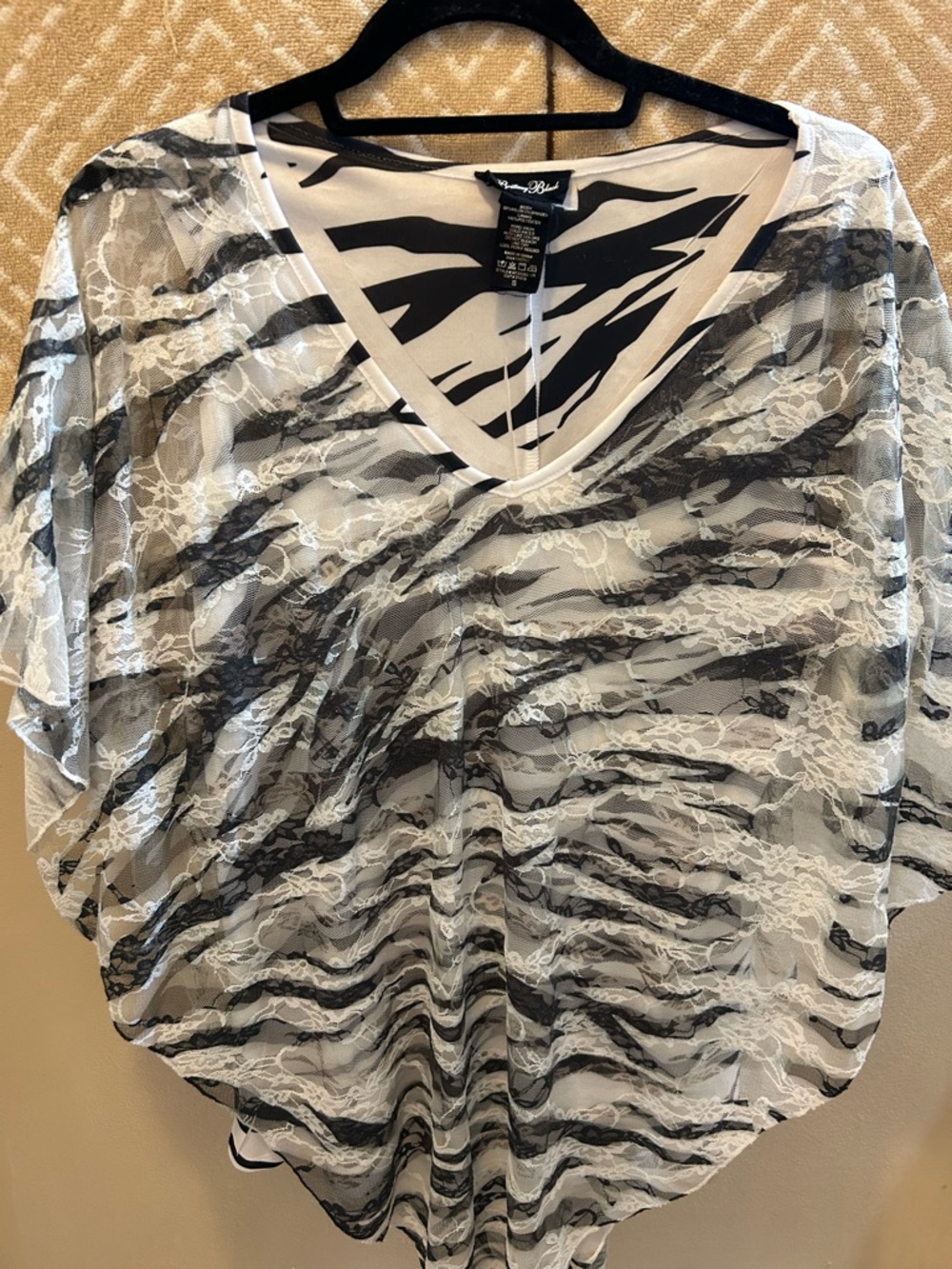 Brittany Black Black & White Lace V-Neck Size S